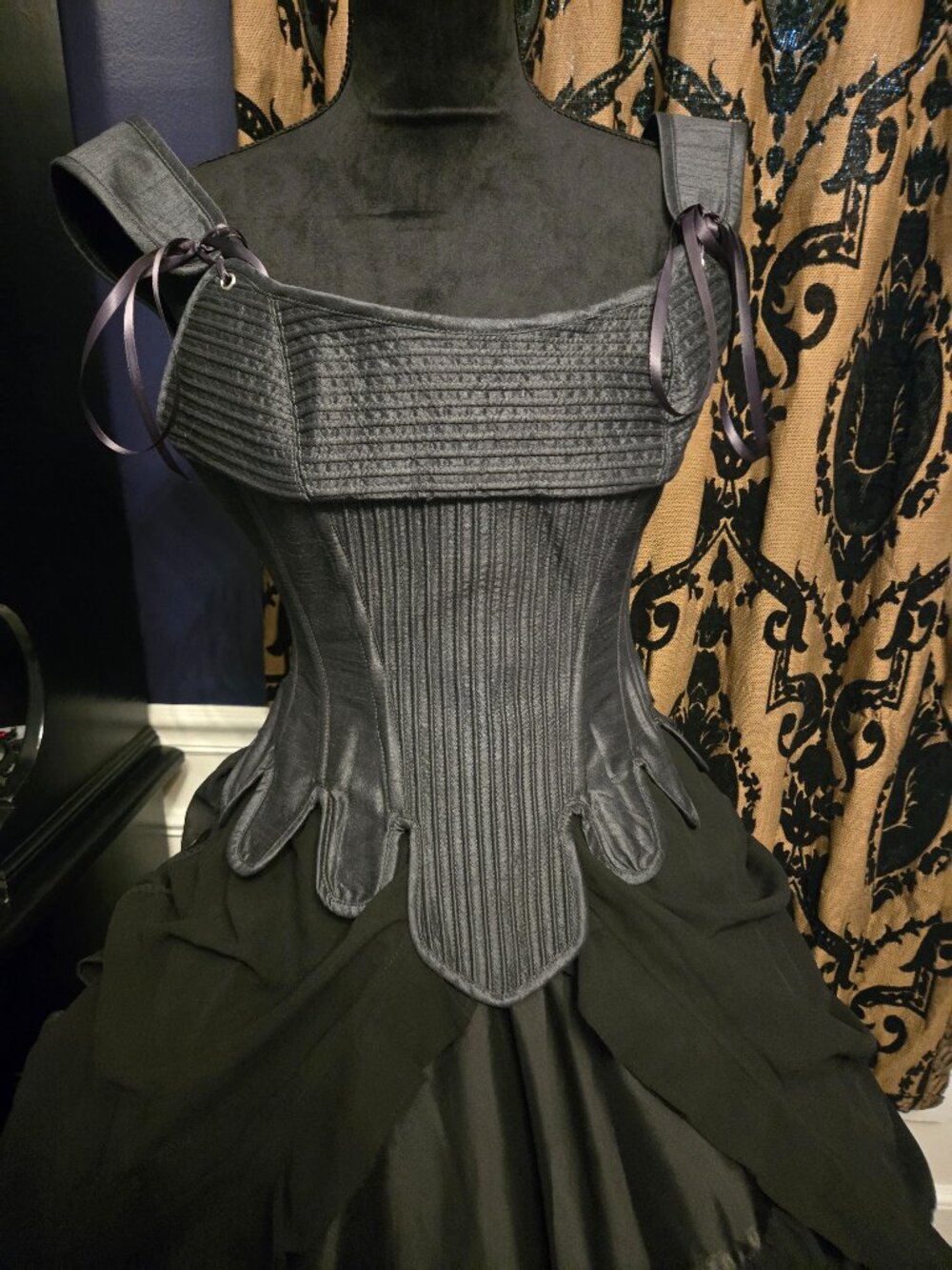 Historically Inspired Overbust Corset - Picture 1 of 2